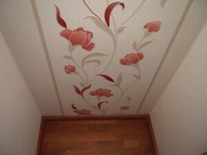 Tapete mit floralem Muster